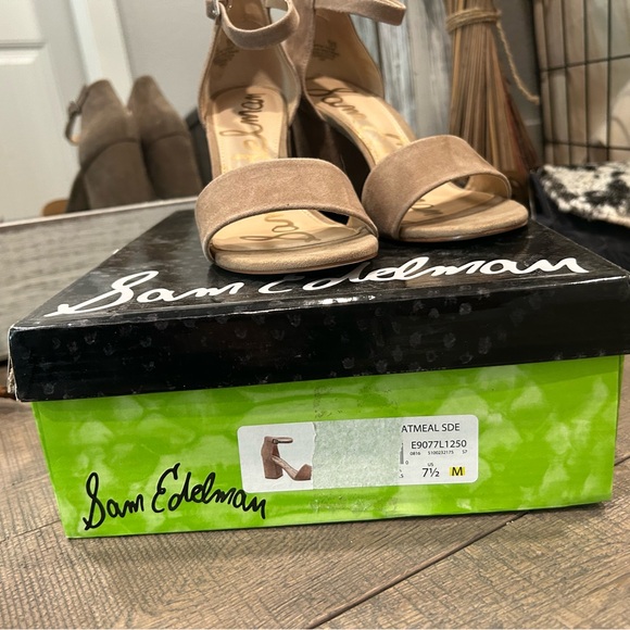 SAM EDELMAN SUEDE BLOCK HEELS! Only worn once! - Picture 6 of 7